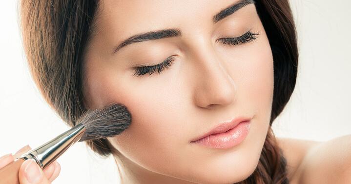 इन 10 Steps से आपका Makeup लगेगा एकदम Natural!