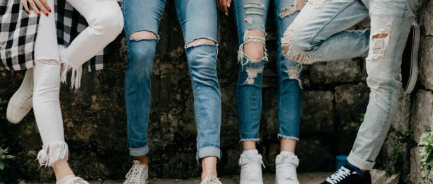 Never make these mistakes while wearing jeans, the whole look can be spoil, mistakes avoid wearing jeans