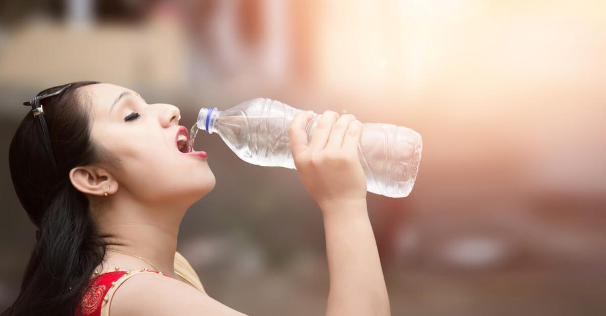 आयुर्वेद के अनुसार जानिए क्या है पानी पीने का सही तरीका &#8211; How To Drink Water